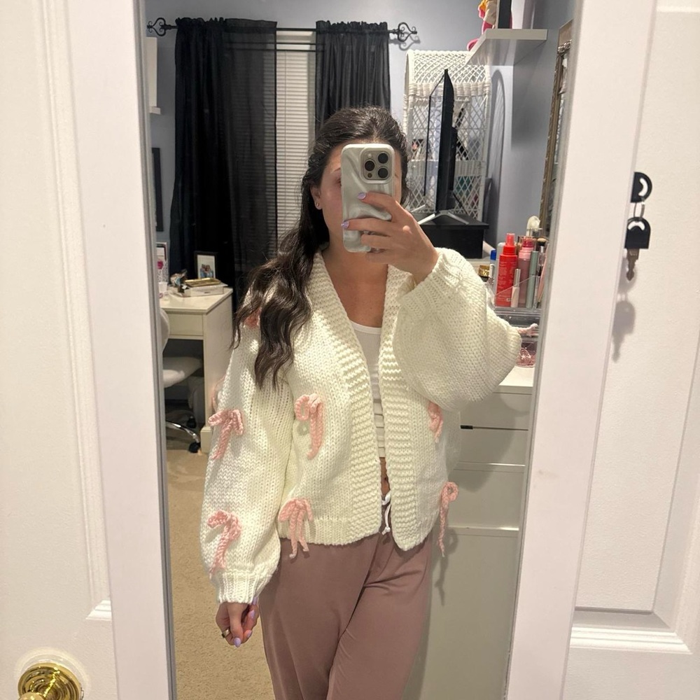 Chunky Cream Knit Cardigan with Pink Bow Accents